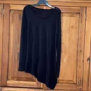 Black Round Neck long sleeve super soft tunic Sweater Sz. S